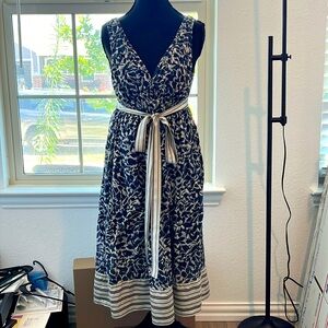 BCBGMaxAzria silk v-neck back tie babydoll dress